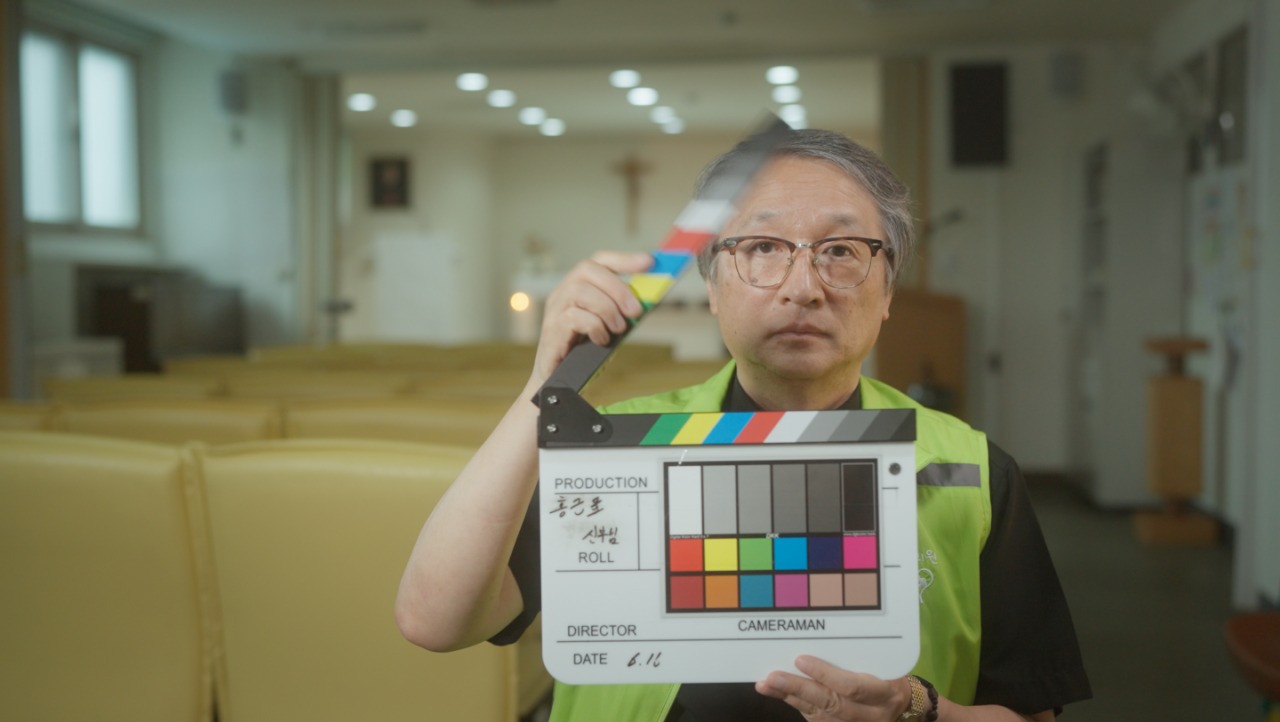 사랑, 우린 멀리 이곳에